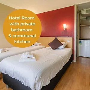 Hotel Sleep & Go, Brujas