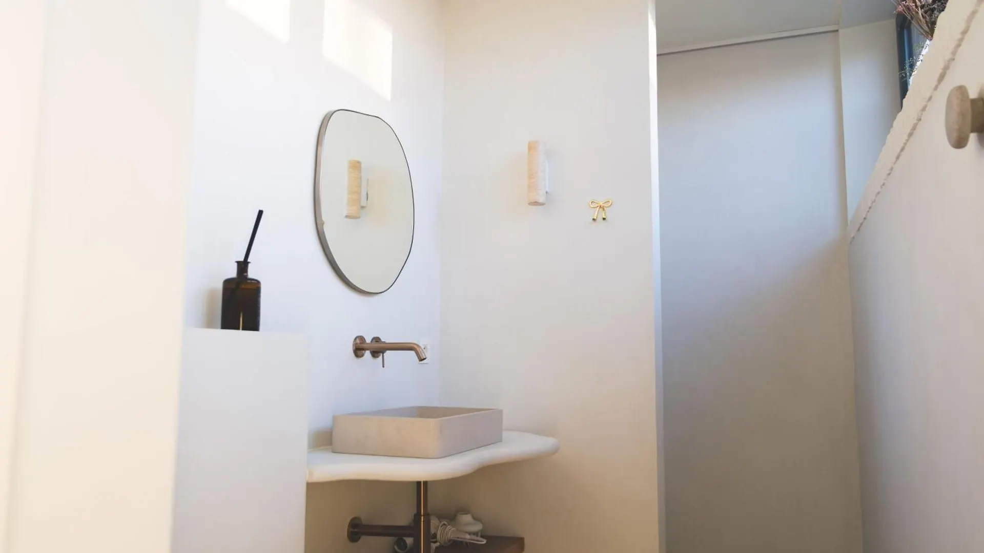 Bridgerton Apartment Bruges Belgium